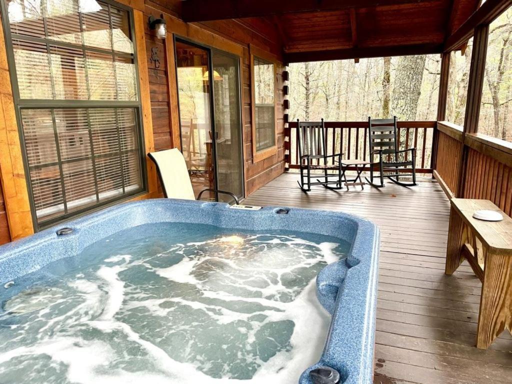 Crazy Bear - Motorcycle Friendly Home With Hot Tub And Grill Tellico Plains Εξωτερικό φωτογραφία